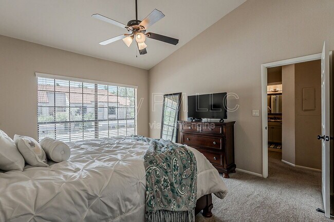 Building Photo - 9707 E Mountain View Rd