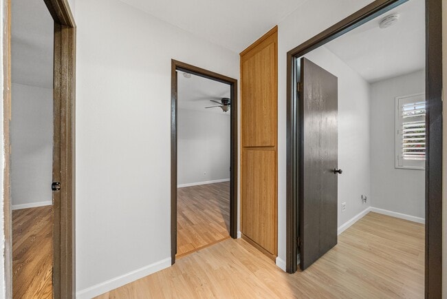 Building Photo - 9816 Costa Lago St