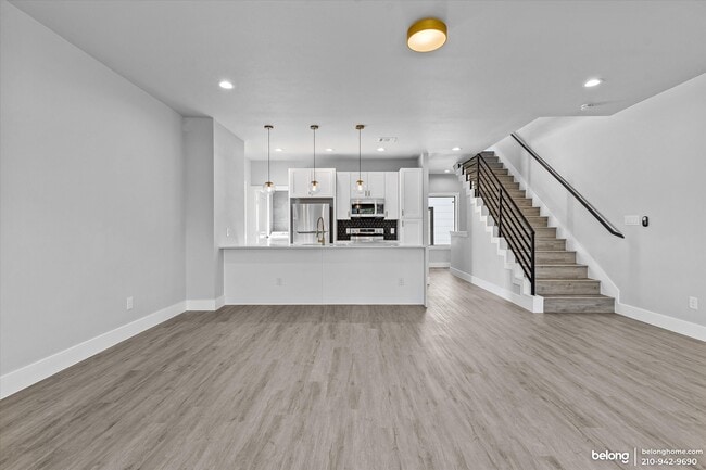 Building Photo - 810 Iowa St