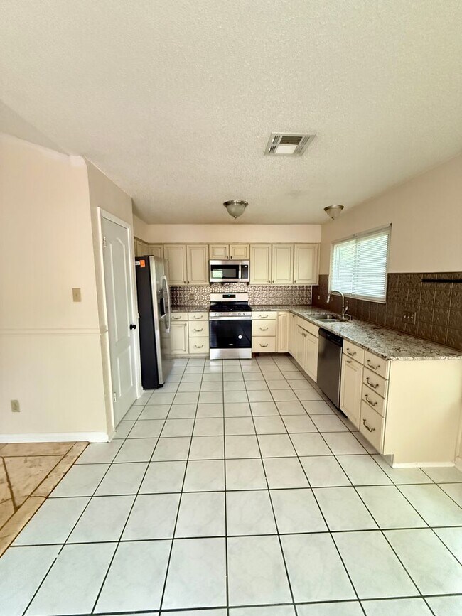 Building Photo - Home For Lease in Cedar Park!