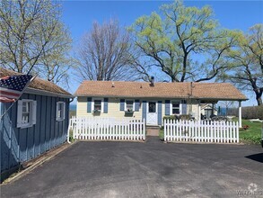 Building Photo - 1757 Lake Rd