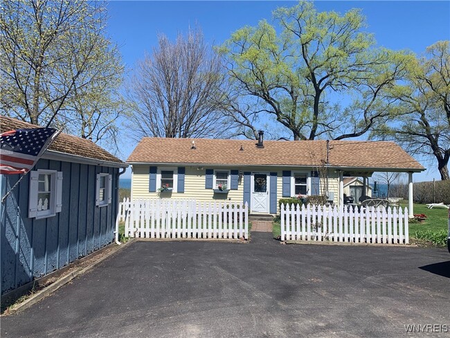 Primary Photo - 1757 Lake Rd