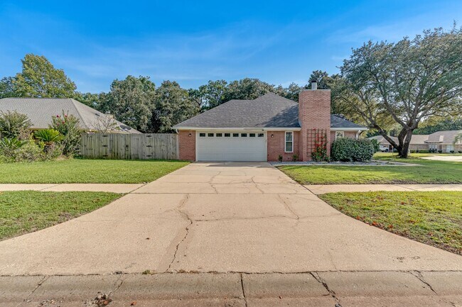 Building Photo - Beautifully Updated Home in Navarre!