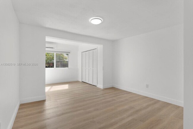 Building Photo - 2375 SW 16th Ave