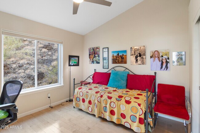 Building Photo - 126 W North Ln