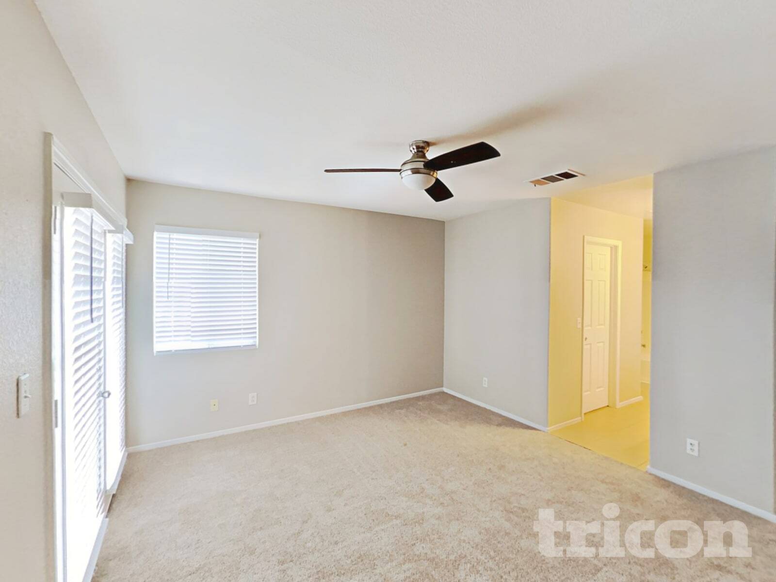 Building Photo - 5646 Roundrock Dr