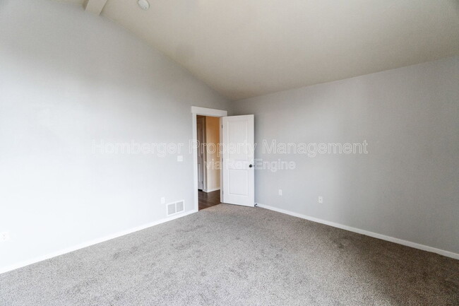 Building Photo - 6106 E 14th Ln