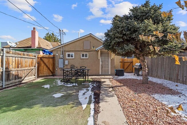 Building Photo - ALL PROSPECTIVE TENANTS MUST SUBMIT A $58 ...