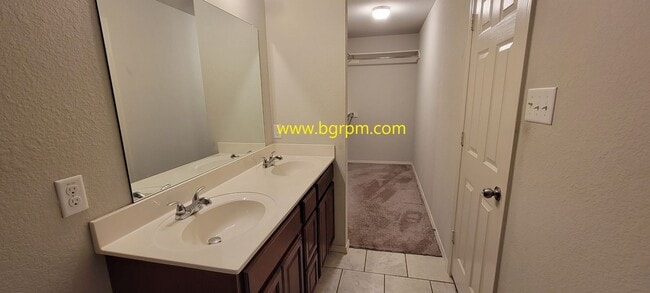 Building Photo - 4 BD, 2 BA, North Little Rock