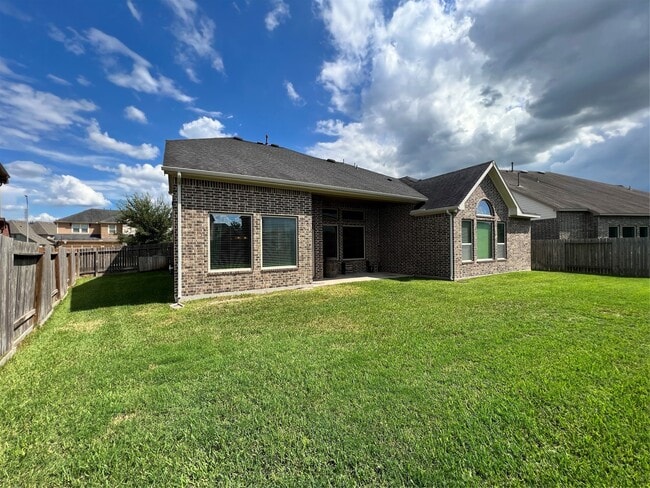 Building Photo - 3318 Suffolk Creek Ln