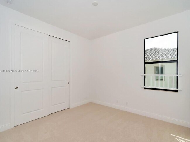 Building Photo - 10400 S Barnsley Dr