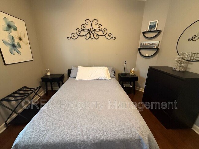 Building Photo - 1202 Grove Park Dr