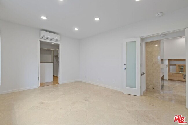 Building Photo - 514 Hill St
