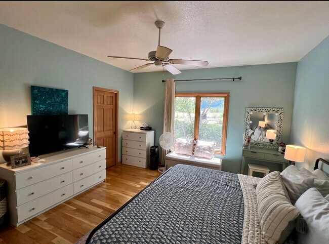 Building Photo - Mountain Shadows Beauty with 3 Bedrooms and 3 Baths Available Soon