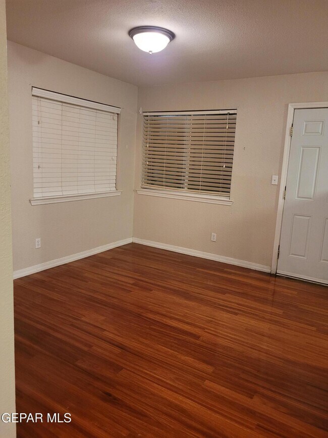 Building Photo - 11330 Loma Del Sol Dr