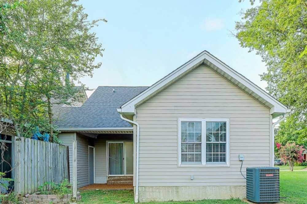 Building Photo - 608 Brentmeadow Cir