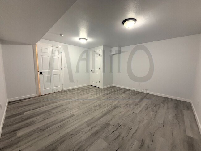 Building Photo - Spacious Nine Mile Home On Acreage