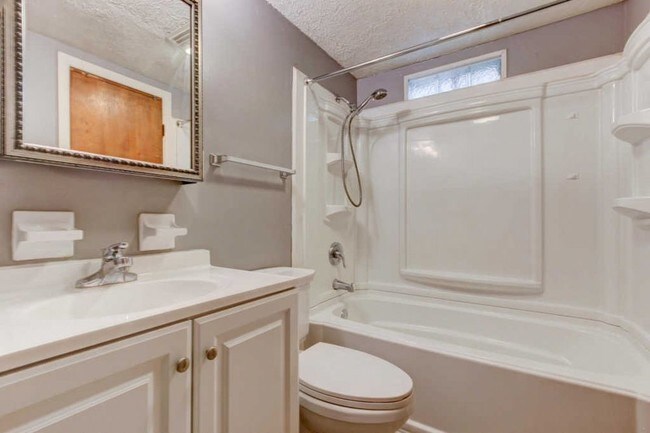 Building Photo - 5805 Haynes-Sterchi Road Apartment 2