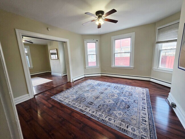 Building Photo - 20 Walnut St