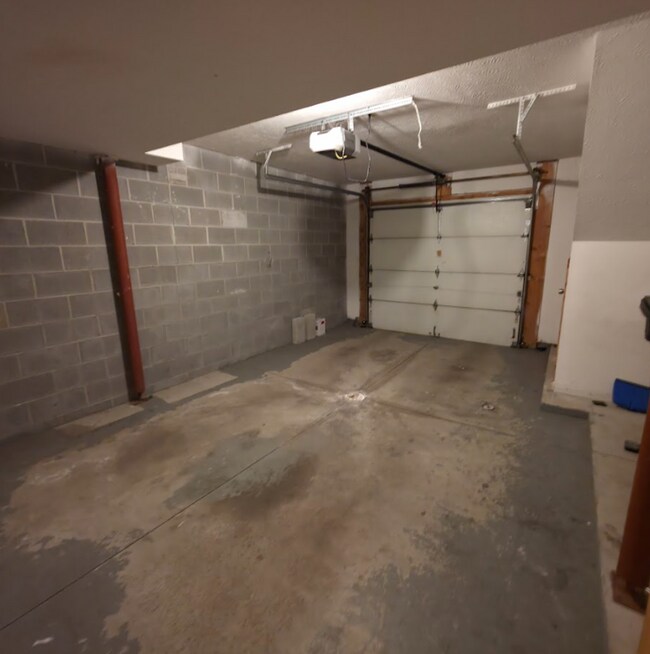Building Photo - 8114 Chester Pkwy