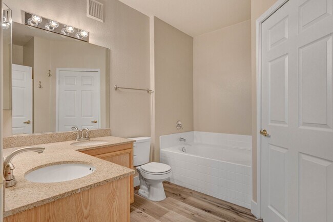 Building Photo - 10550 W Alexander Rd