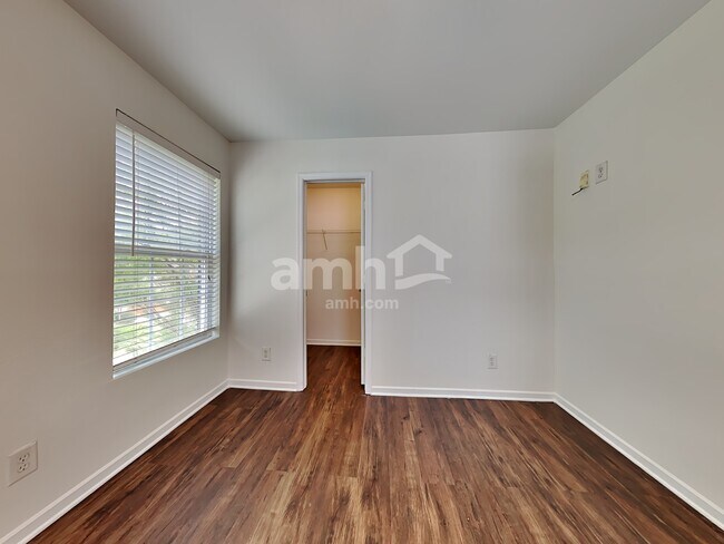 Building Photo - 308 Ranlo Ave