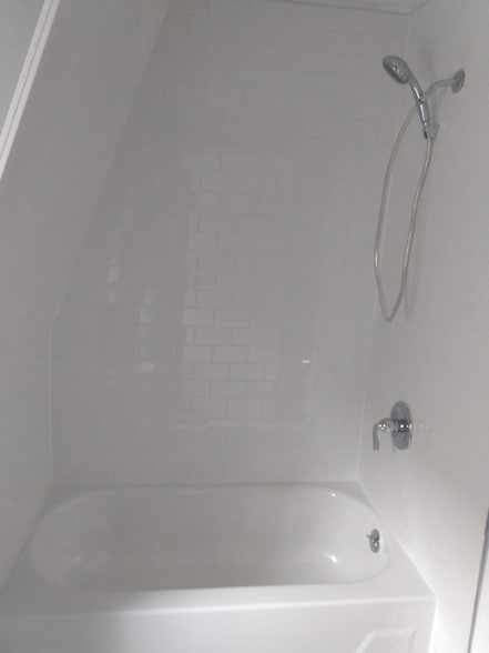 Building Photo - 497 Tremont Ave