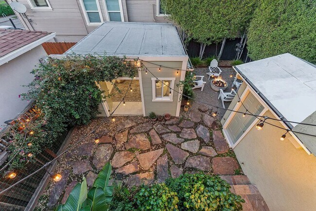 Building Photo - TOTAL REMODEL LARGE 1750sf 3BR+ Bonus/3BA North Oakland Home AVAILABLE NOW