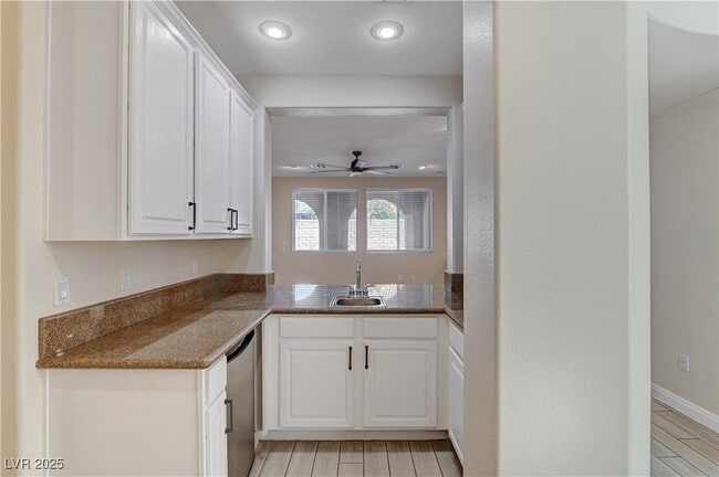 Building Photo - 536 Puenta Del Rey St