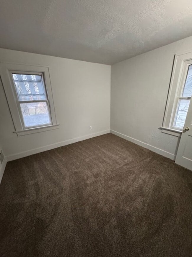 Building Photo - 3019 Weisser Park Ave