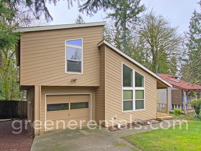 Primary Photo - Adorable 2BR 1.75BA Home on Tumwater Hill