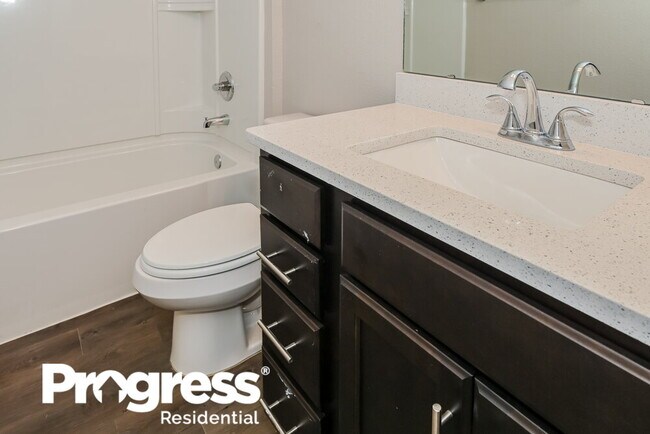 Building Photo - 1390 Sarahs Landing Dr