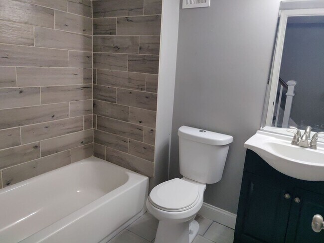 Building Photo - Charming 2BD/3.5BA Townhome in Highlandtown, Baltimore, MD!