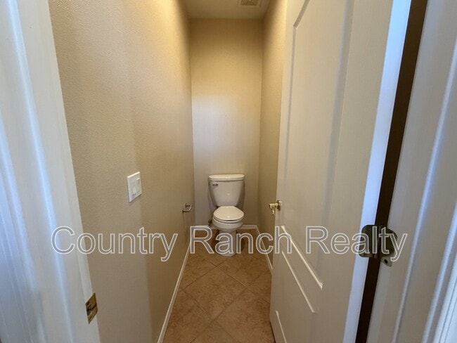 Building Photo - 2460 Topanga Dr