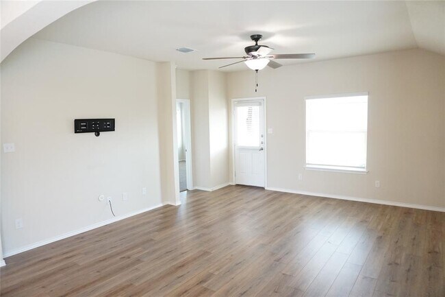 Building Photo - 231 Reagor Dr