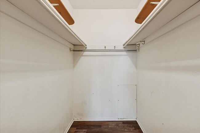 Building Photo - Available now, 3B/2.5B Two Story Townhome in Butler Park!