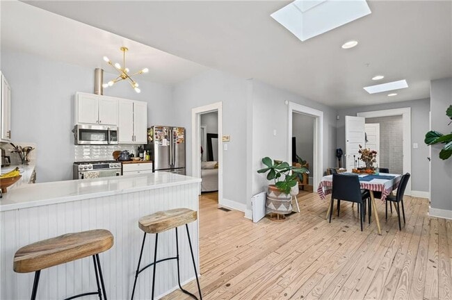 Building Photo - 805 Antone St NW