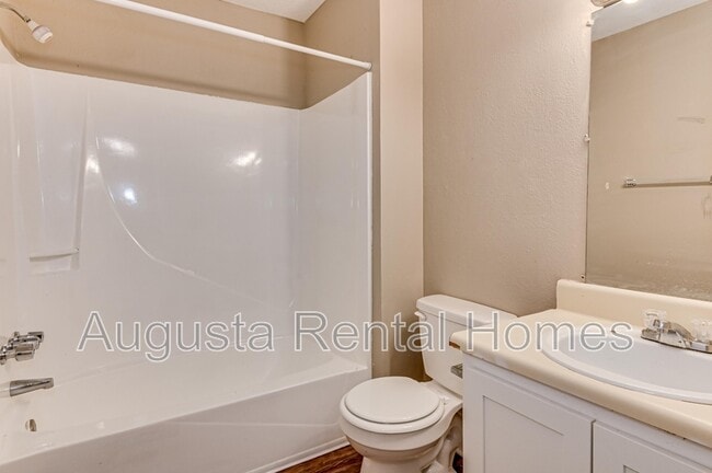 Building Photo - 2812 Thomas Ln