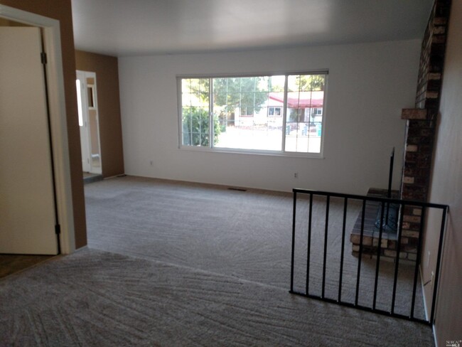Building Photo - 2514 Bethards Dr