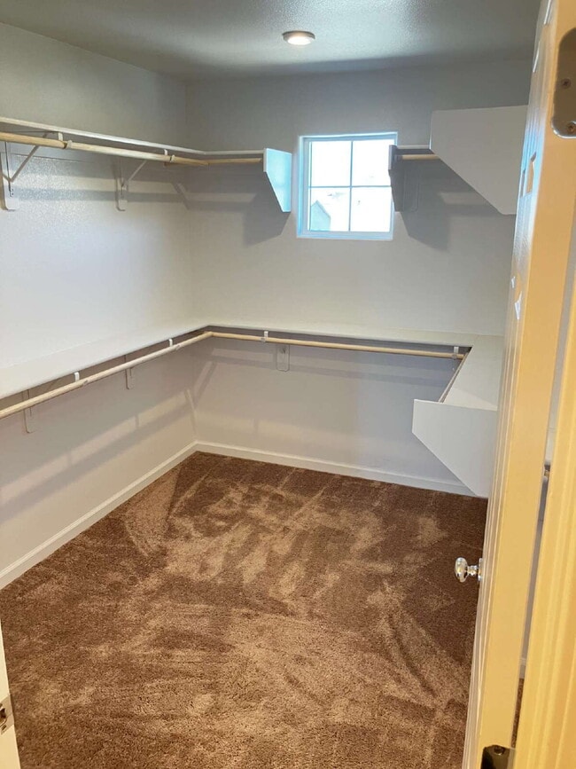 Building Photo - 1/2 off the first month's rent.  Move in R...