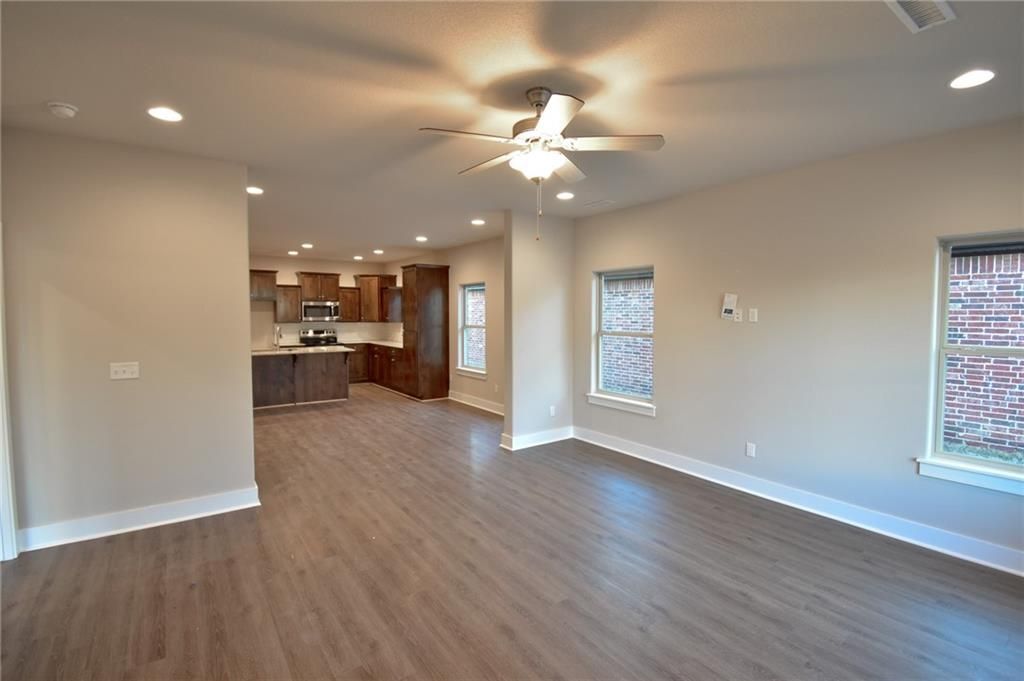 Building Photo - 747 N Malbec Rd