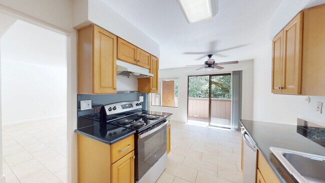 Building Photo - 37-1 Clay Ct-37