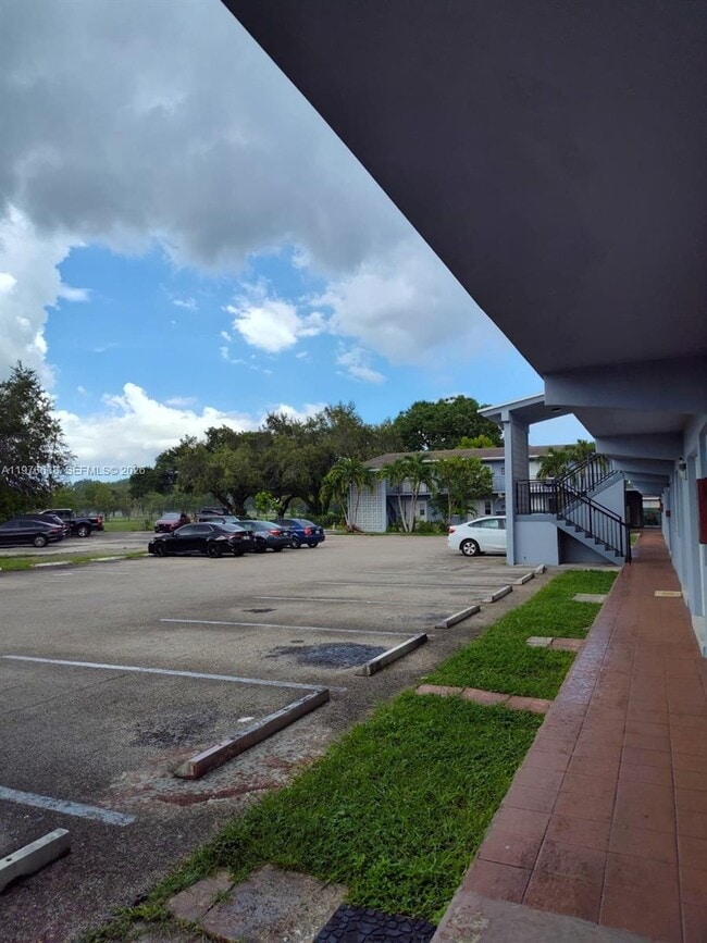 Building Photo - 655 Eldron Dr