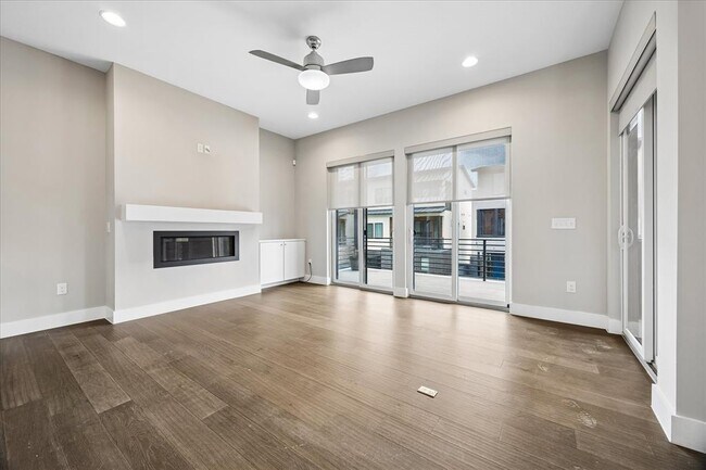 Building Photo - 5006 Pecan Springs Rd