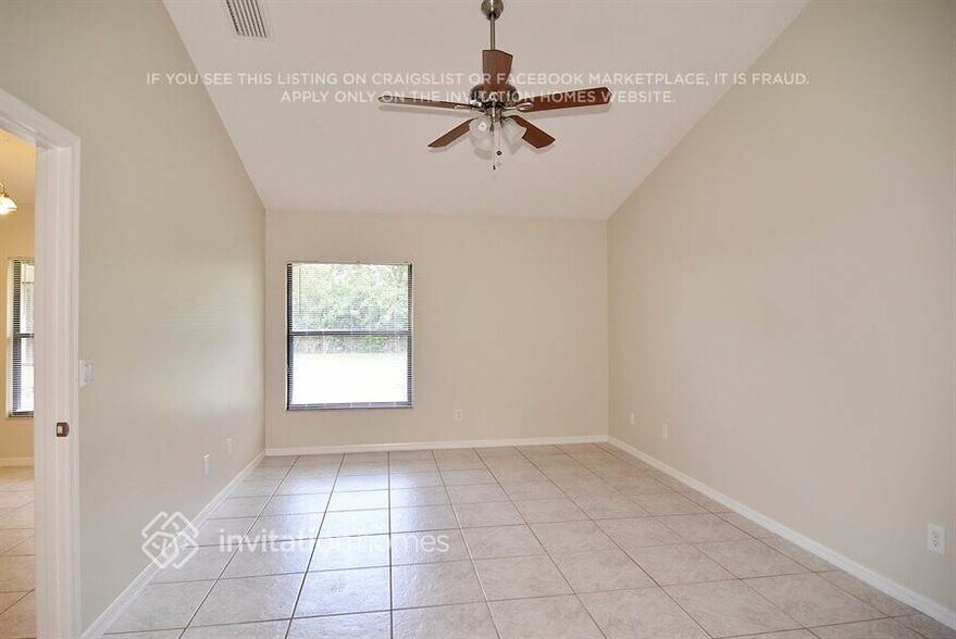 Building Photo - 1649 SE Lorraine St