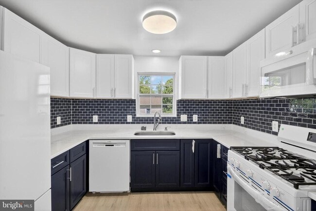 Building Photo - 505 69th St