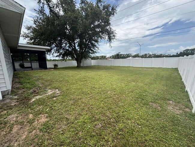 Building Photo - 3411 Swanee Rd