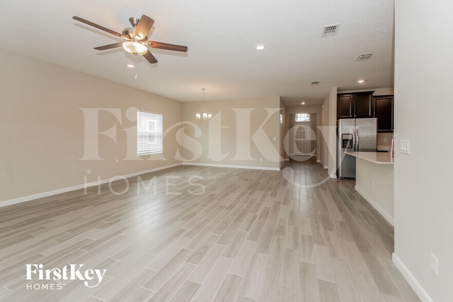 Building Photo - 9777 Cilantro Dr