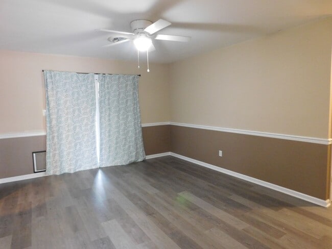 Building Photo - 842 Halifax Cir