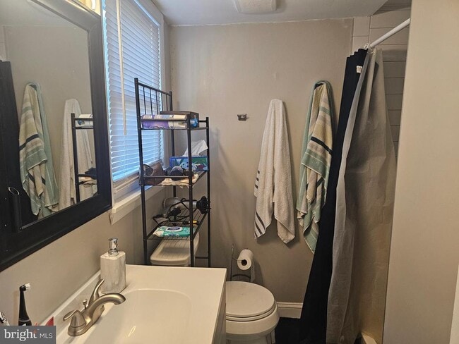 Building Photo - 12 Fairmount Dr